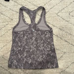 Lululemon tank size 4